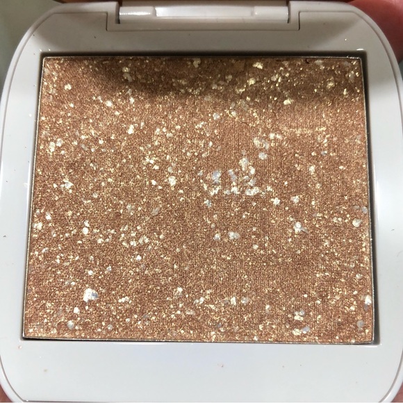 New Flower by Drew Barrymore Stellar Prismatic Highlighter Solstice - Picture 4 of 6